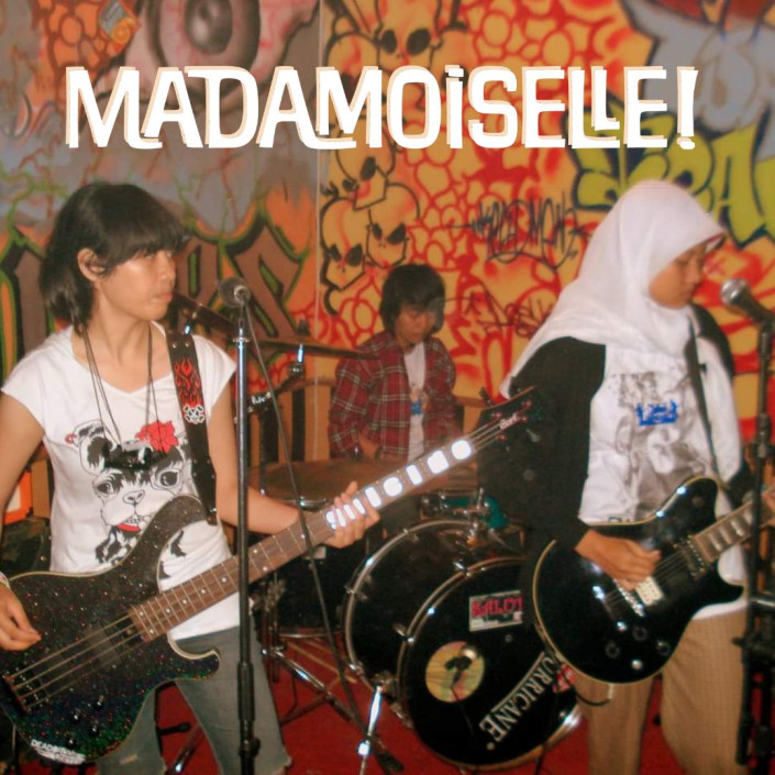 Madamoiselle! Photo