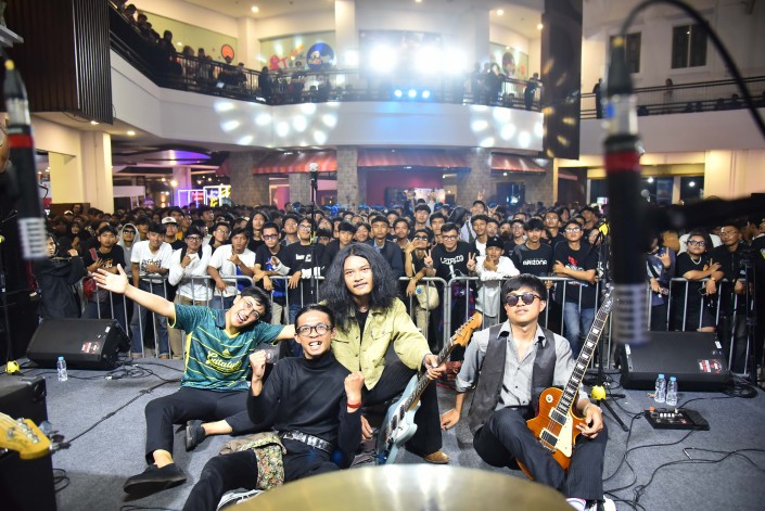 Sanur and The Gypsy Gang Photo