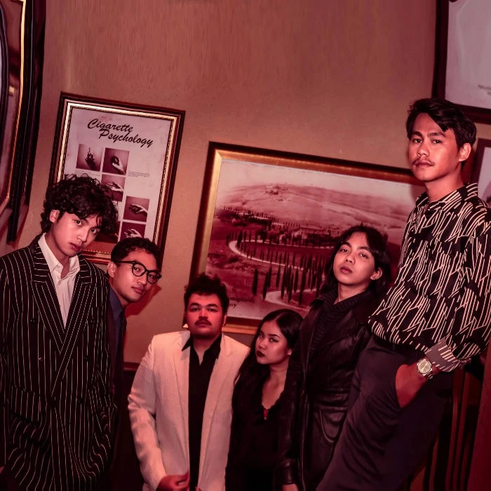 Roadtrip to Antarctica Ajak Pendengar Menginap di Dunia Gelap 'Hotel Du Monde'