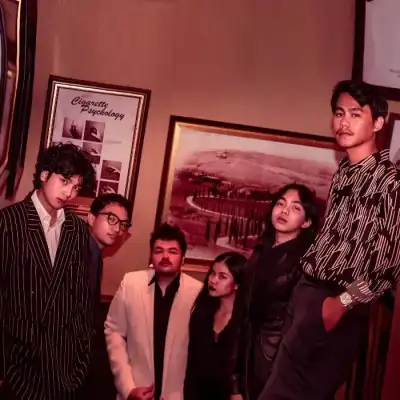 Roadtrip to Antarctica Ajak Pendengar Menginap di Dunia Gelap 'Hotel Du Monde'