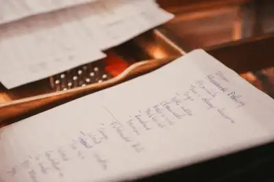 Kenapa Kertas Setlist Selalu Jadi Rebutan? Ternyata Ini Alasannya!