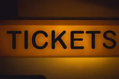 Jangan Sampai Ketipu! Ini Hal yang Wajib Lo Hindari Pas WTB Tiket