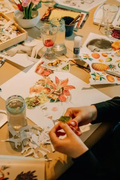 Medium Apa Aja yang Bisa Dipakai dalam Mixed Media? Ini Jawabannya!
