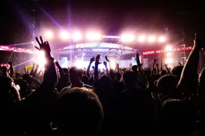 Tanpa Disadari, Fans Juga Ikut Membentuk Karya Sebuah Band, Ini Buktinya!