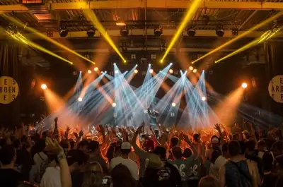 Footage Konser Gelap dan Berisik? Tenang, Cara Ini Bisa Jadi Penyelamatnya!