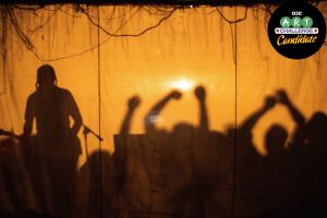 Melawan dengan musik