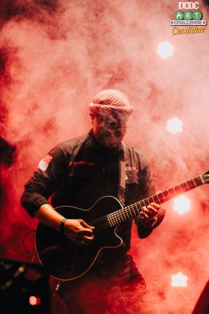 Riff di Balik Asap