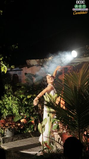 Putri as a dancer in Cuaca Hari Ini IX