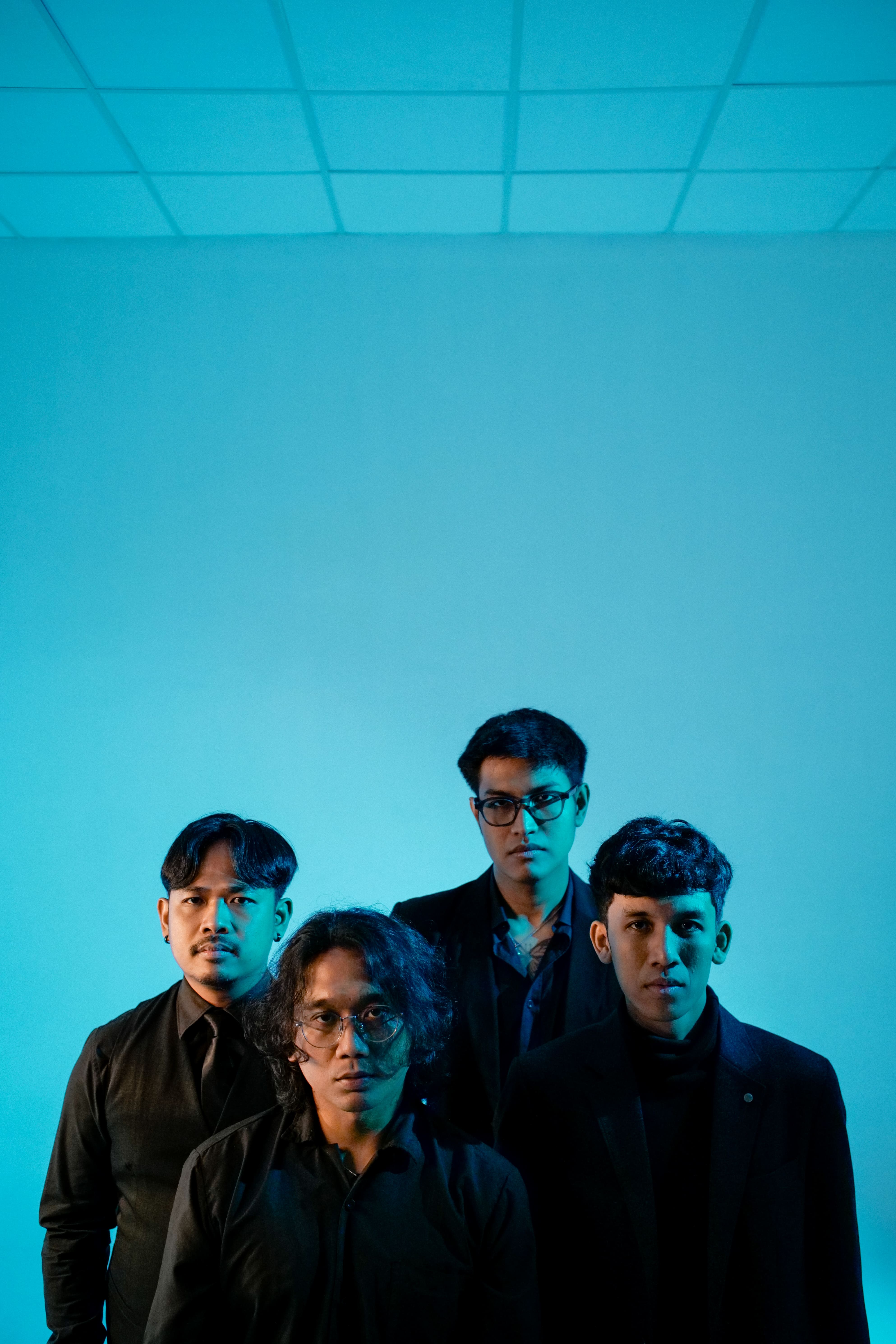 **COLDHAVEN MENGUMUMKAN RILIS ALBUM DEBUT MEREKA "EVENFALL"**